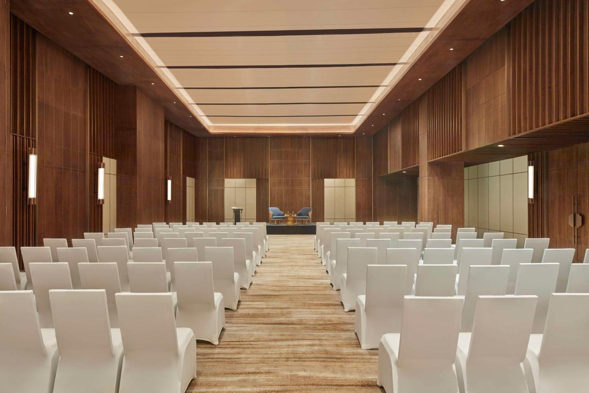 Hilton Gurugram Baani City Centre Gurgaon Buitenkant foto