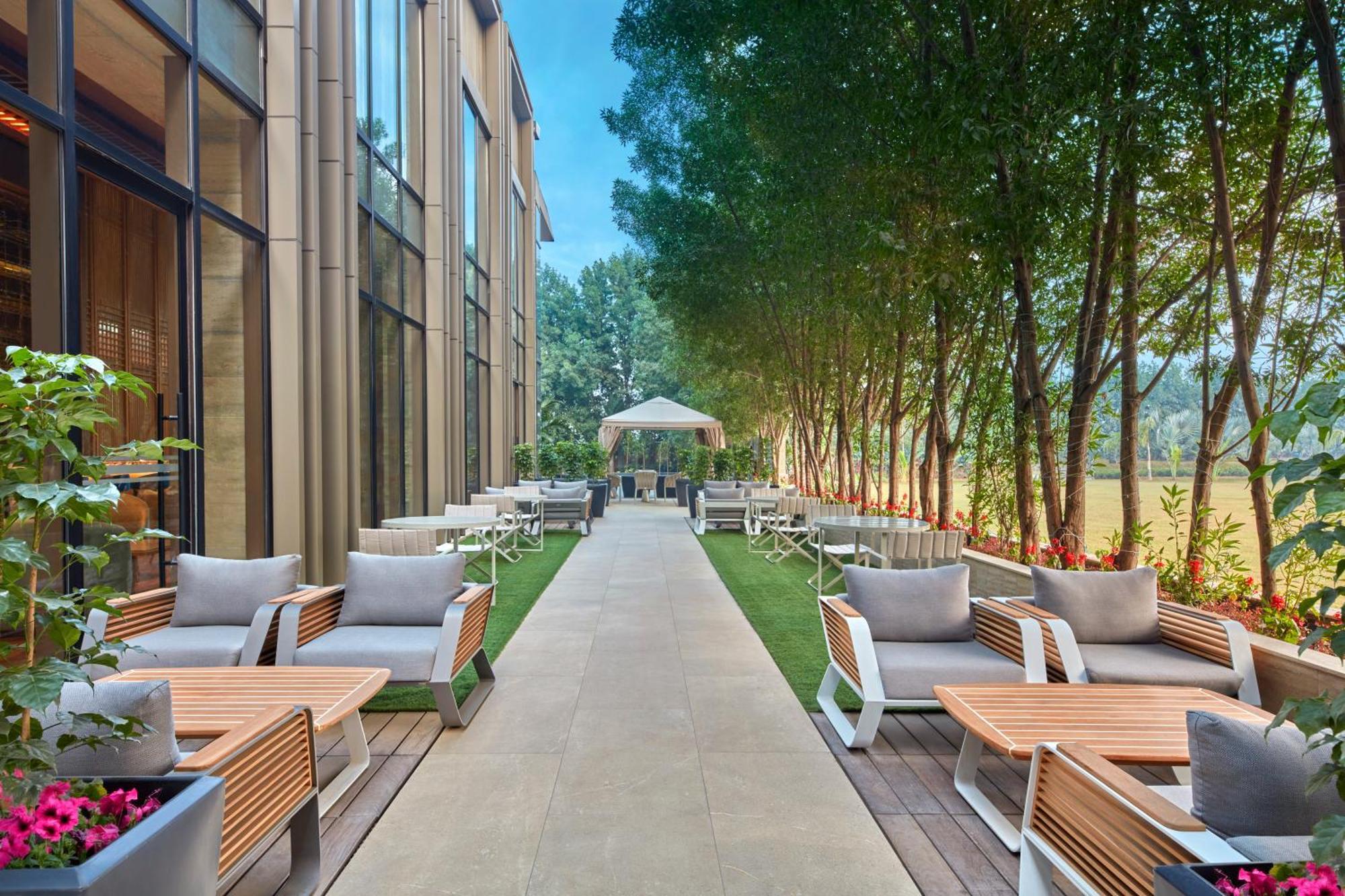Hilton Gurugram Baani City Centre Gurgaon Buitenkant foto